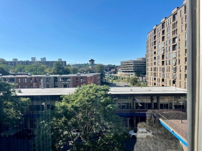 Foto del edificio - 33 Pond Ave