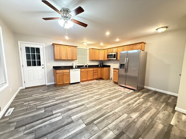 Building Photo - 18-20 Pine Grove St