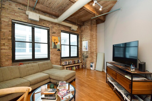 Foto del edificio - 225 W Huron St