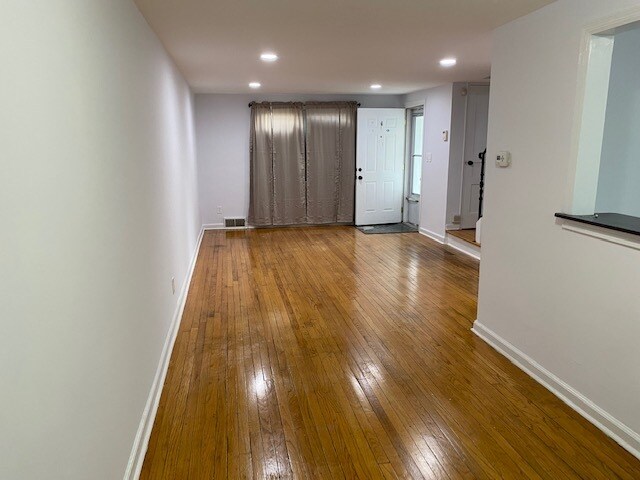 Foto del edificio - 317 Bath Ave