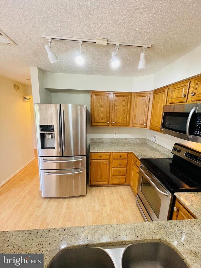Building Photo - 6001D Mersey Oaks Way