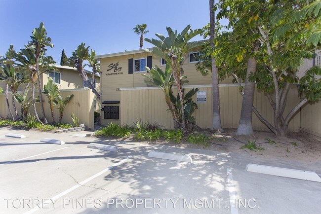 Building Photo - 1327-1335 Pacific Beach Dr