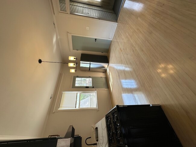 Building Photo - 5342 S Fairfield Ave