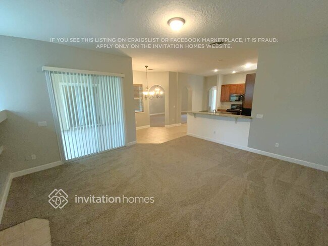 Building Photo - 153 Oak Common Ave