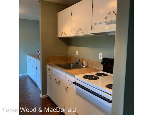 Building Photo - 3119 W Commodore Way