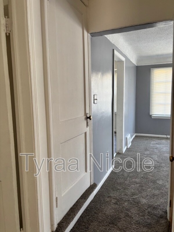 Foto del edificio - 22241 Lyndon St