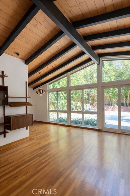 Foto del edificio - 16439 Kingsbury St