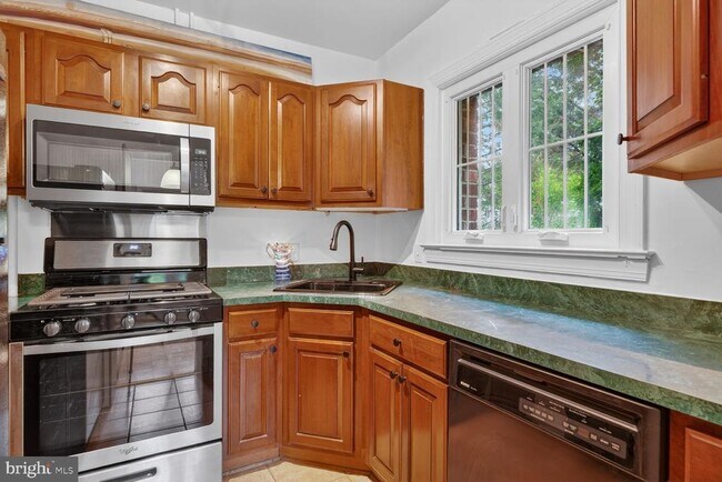 Building Photo - 1536 Mt Eagle Pl
