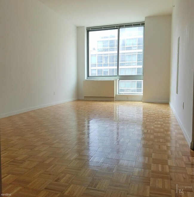 Building Photo - 455 W 37th St