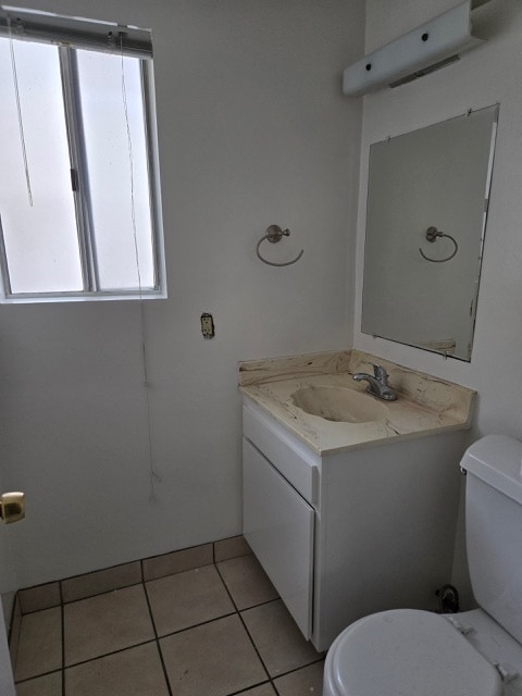 Downstairs bathroom - 2704 Ruhland Ave