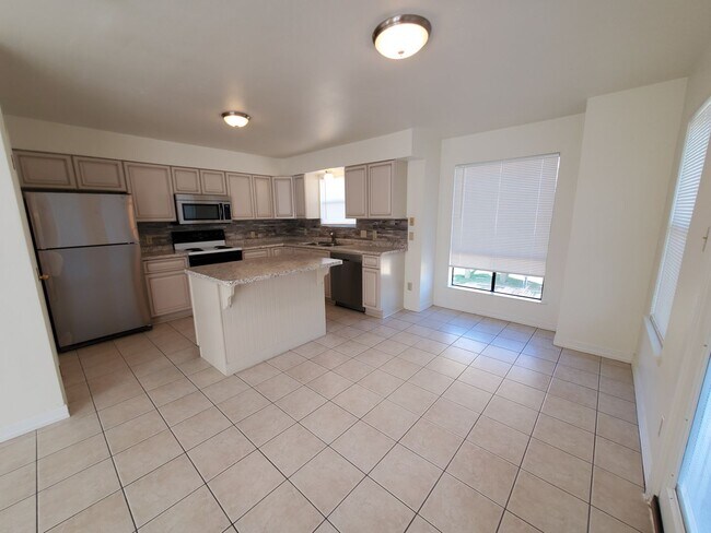 Foto del edificio - Fenced Jamaica Beach 3/2/1 Tri-level Home