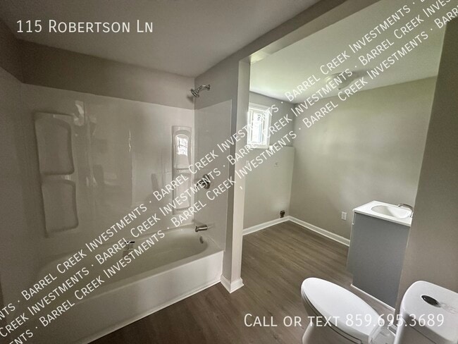 Building Photo - 115 Robertson Ln