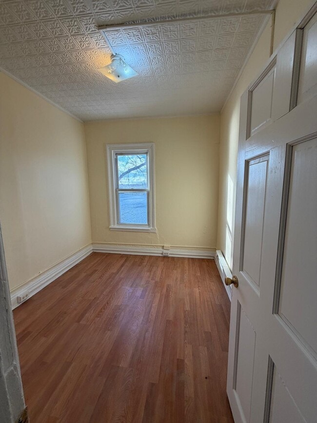 Building Photo - 107 2nd Ave