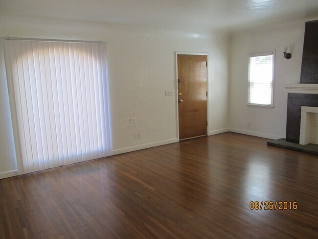 Building Photo - 179