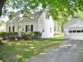 Building Photo - 165 W Hamilton Ave