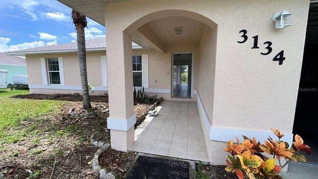 Foto del edificio - 3134 Canby Dr