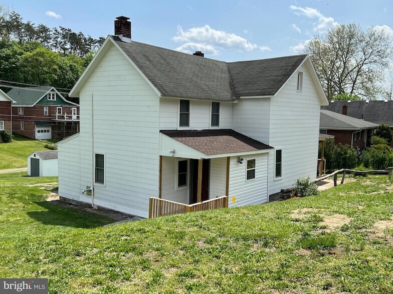 Foto principal - 903 Harding Ave