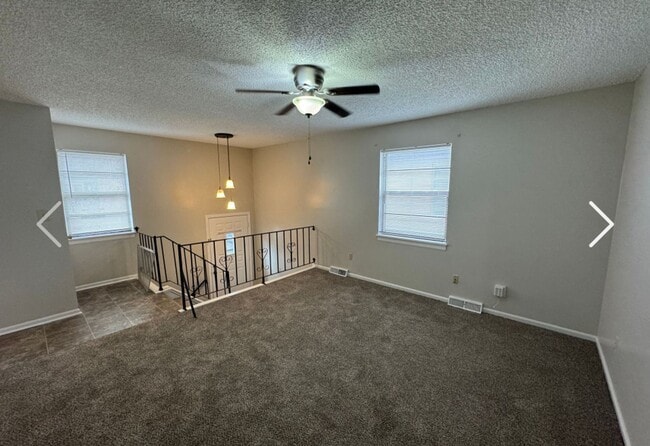 Building Photo - Spacious 2+/1 townhouse in Independence!