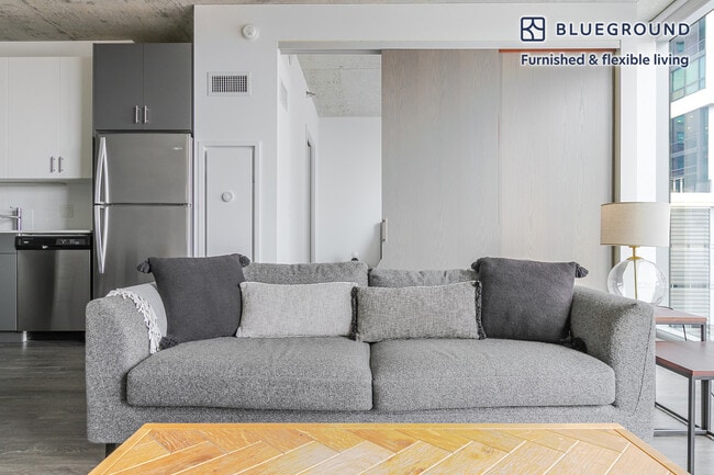 Building Photo - 60 E Randolph St