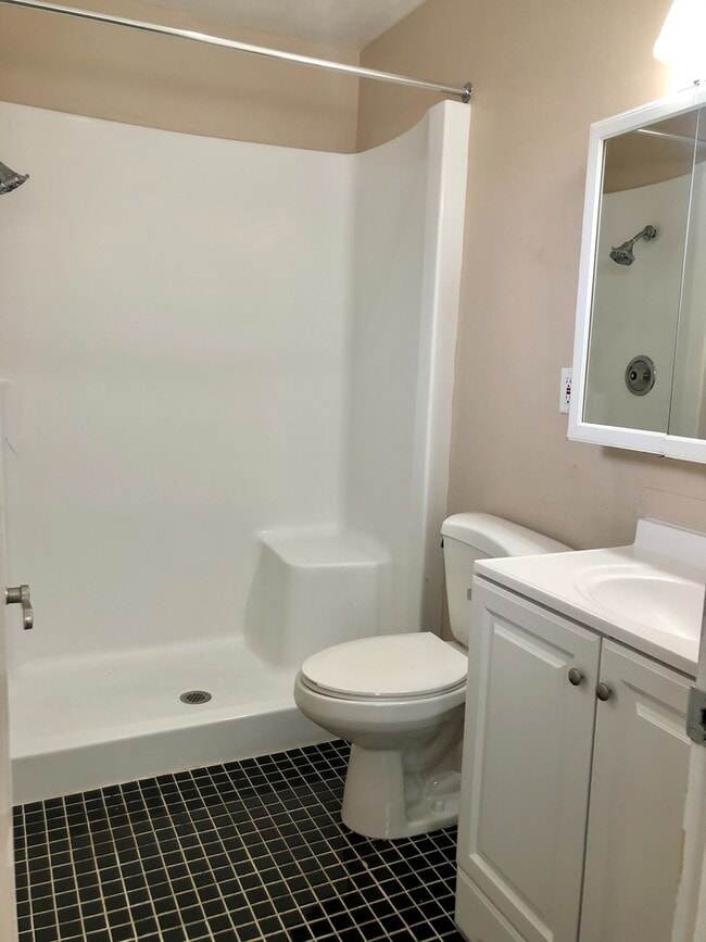 Building Photo - AVAILABLE NOW! MUST SEE! 2 Bedroom 2 Bath ...