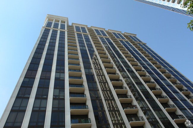 Building Photo - Mueseum Park Tower III
