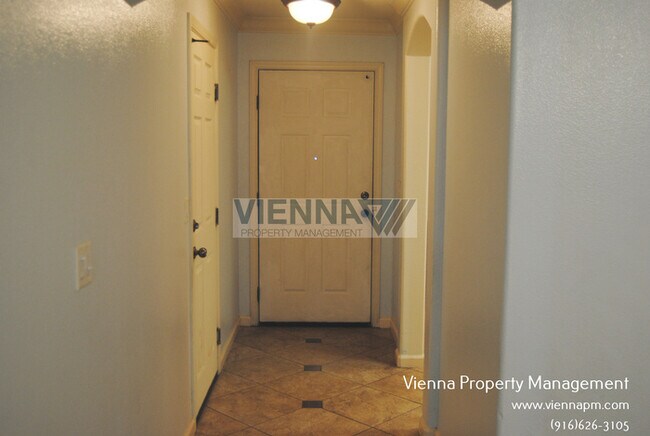 Building Photo - 1499 Grey Bunny Dr