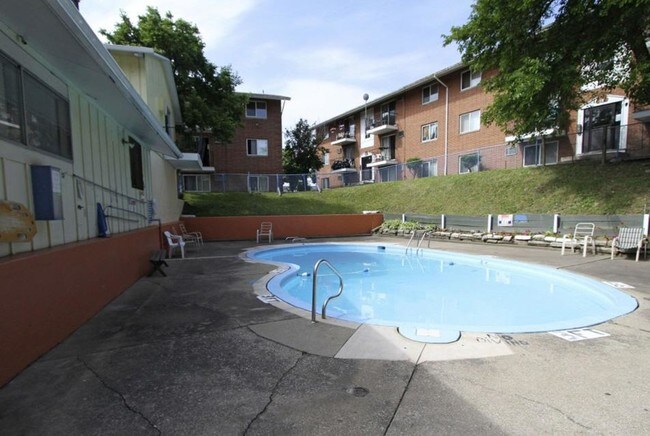 West Terrace Apartments Cleveland Oh Apartments Com