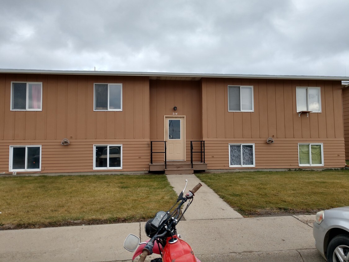 Building Photo - 704 N Nowlan Ave