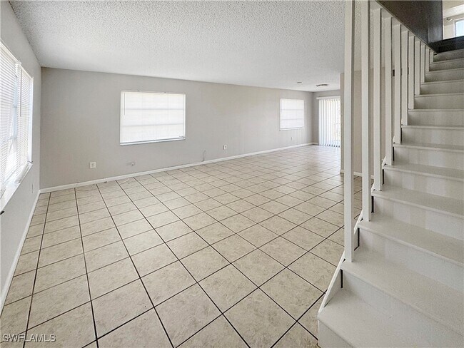 Foto del edificio - 6635 Warwick Cir