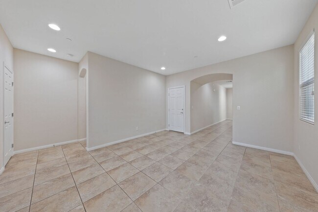 Foto del edificio - Rare Newer 5 bedroom + loft home in HENDERSON