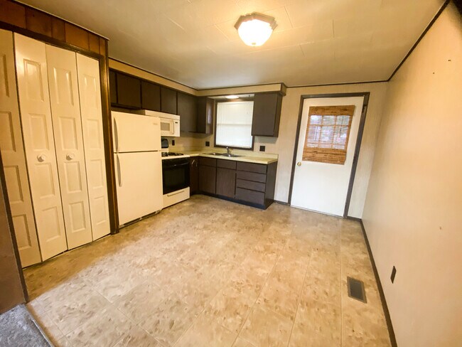 Foto del edificio - 723 E Market St