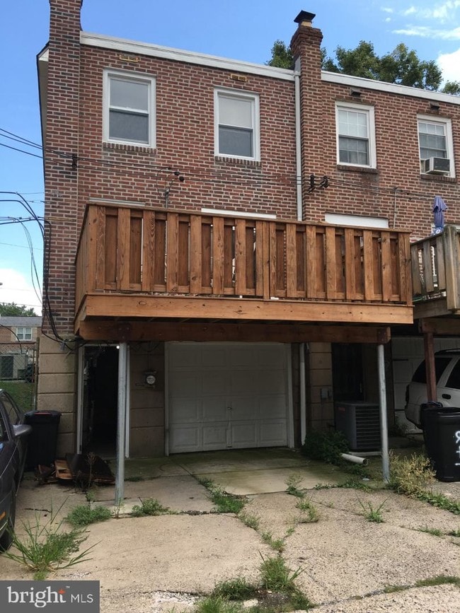 Building Photo - 239 Spruce St