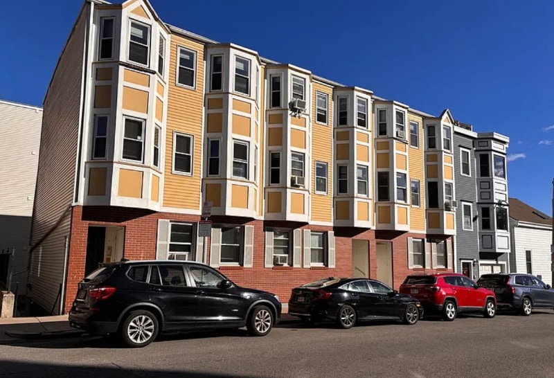 Photo - 206 H St (Boston, MA)