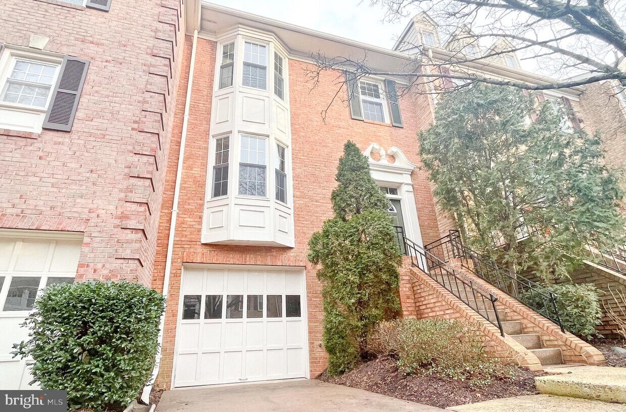 2058 Pieris Ct, Vienna, VA 22182 Townhome Rentals in Vienna VA