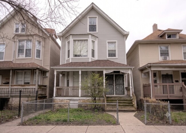 Building Photo - 2879 E 77th St