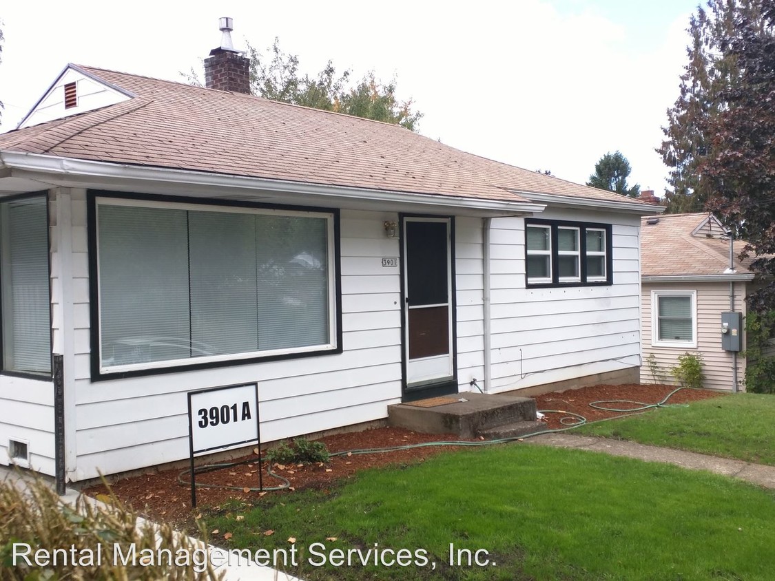 Primary Photo - 2 br, 1 bath Apartment - 3901 SE 49th Avenue