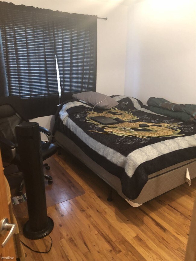 Foto del edificio - 1 br, 1 bath  - 7150 71st Pl