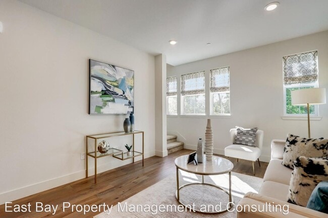 Building Photo - 3 br, 3.5 bath House - 668 Amalfi Loop