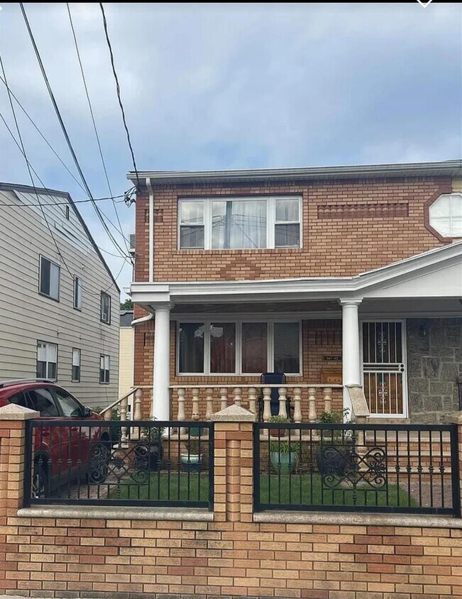 Primary Photo - 145-92-145224 224th St