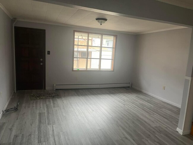 First Floor - 906 Wood St