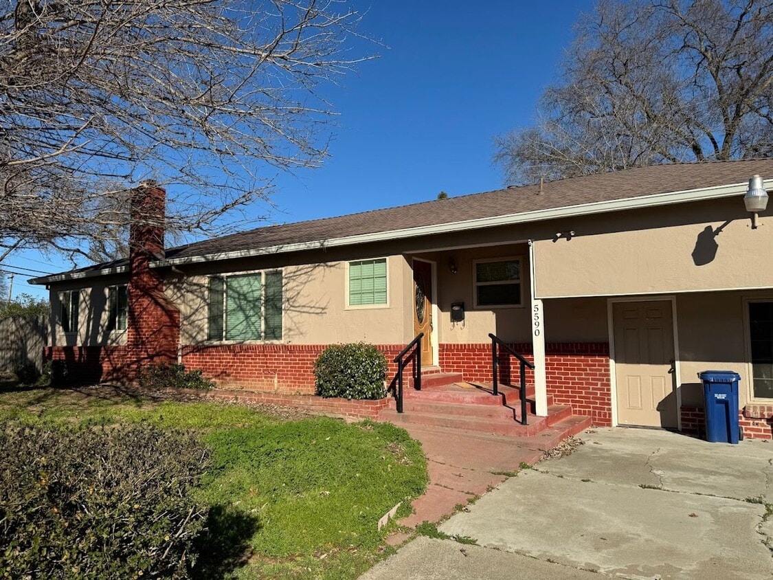 Primary Photo - Home for Rent in Fair Oaks, CA