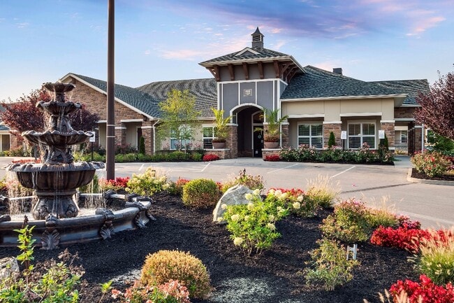 Leasing Center | Resident Lounge - Century Middletown