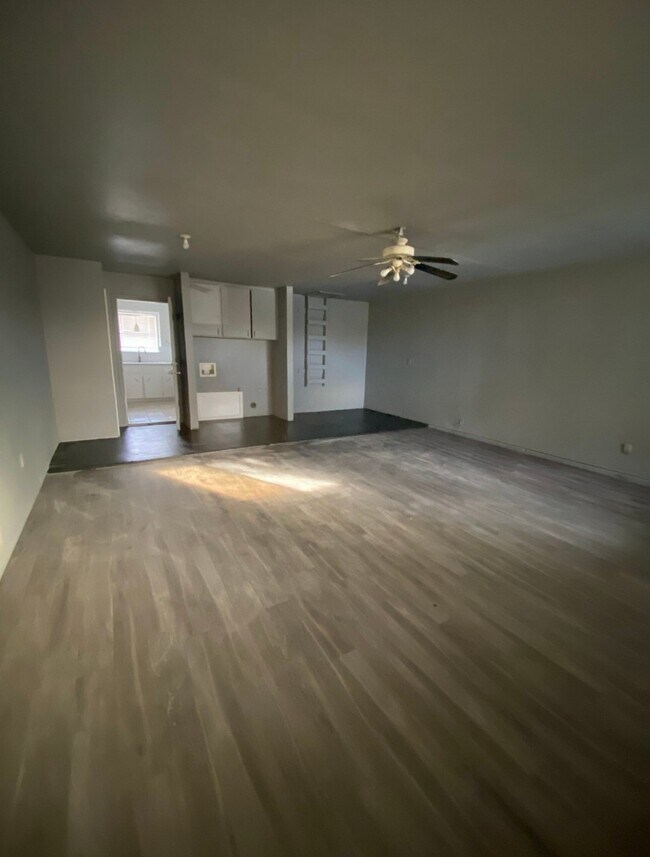 Building Photo - 1004 Mary Jane Cir
