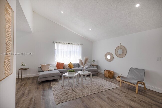 Foto del edificio - 10900 NW 28th St