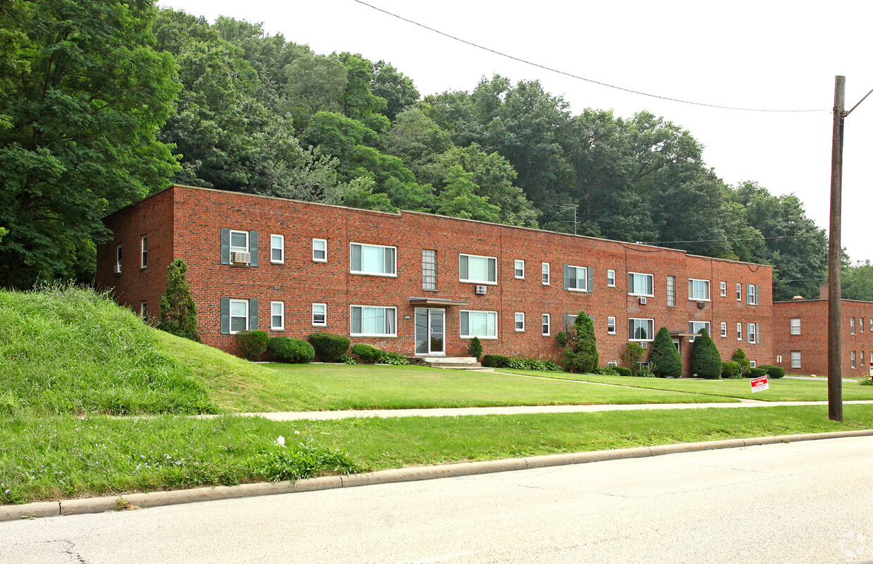 Building Photo - Hillside Manor Apartments