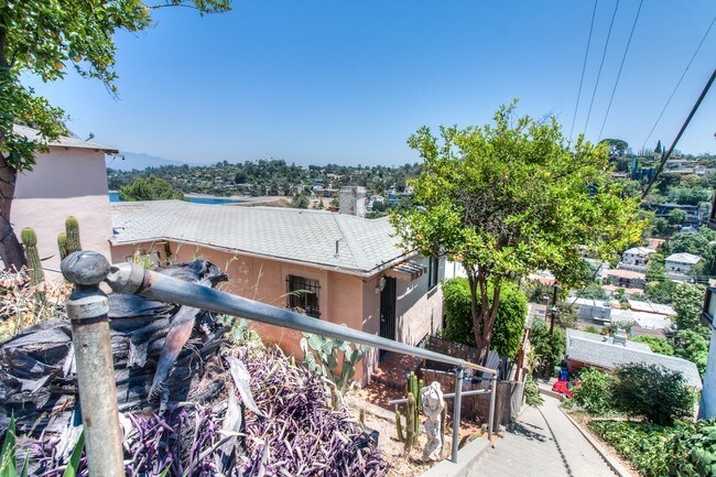 Building Photo - 1784 Rotary Dr
