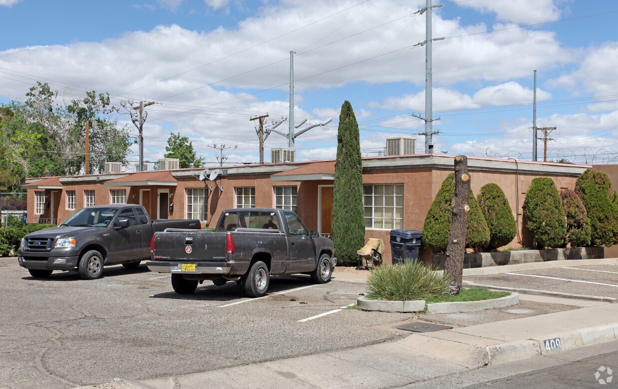 Foto principal - 409-413 Alcazar St SE