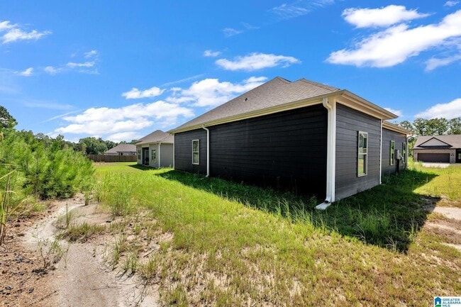 Building Photo - 559 Troubadour Ln