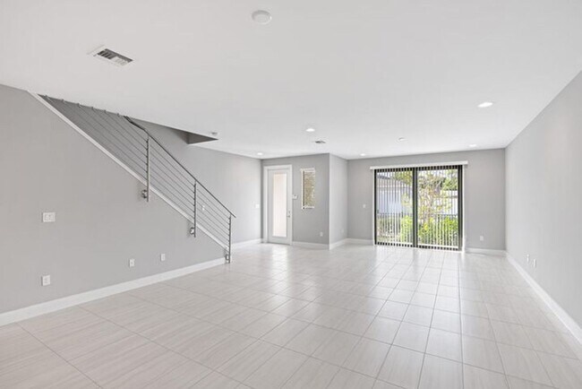 Foto del edificio - 3748 Lambert Ave