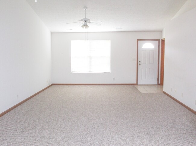 Building Photo - 2 bedroom and 2 bathroom property located in West Lafayette!